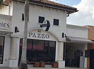 Pazzo Southside outside