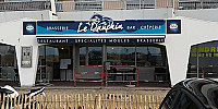 Le Dauphin outside