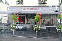 La Trattoria outside