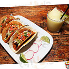 Skinny's Cantina LIC food