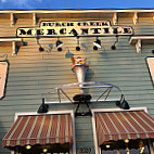 Burch Creek Mercantile outside