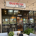 Gusticos Bistro inside