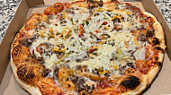 Enna Pizza food