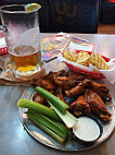 Pluckers Wing food