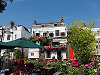 The White Swan outside