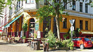 Cafe Puschkin outside