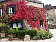 L'auberge Des Peintres outside