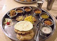 Kansaar Gujarati Thali food