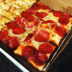 Jet's Pizza food