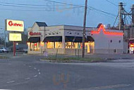 Guthrie's Chicken outside