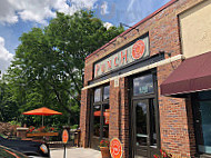 Punch Pizza Woodbury outside