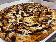 Luna Pizza food