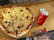 Arcades Pizza food