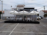 Tasquinha Leitao outside