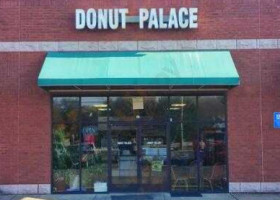 Donut Palace food