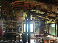 Osteria Di Mirecul inside