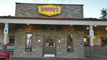 Denny's outside