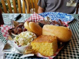 Moose Creek Bbq food