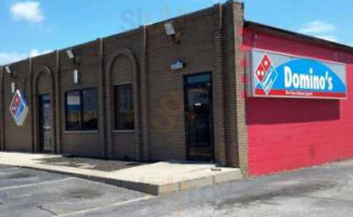 Domino's Pizza outside