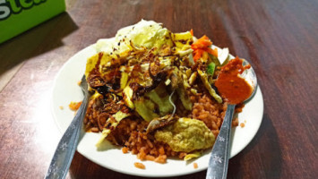 Warung Nasi Goreng Slamet food