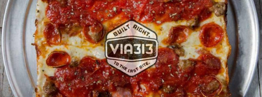 Via 313 Pizza Rainey Street food