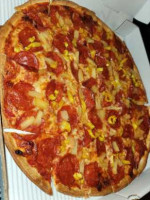 Ron's Pizza food