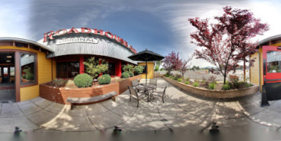 Original Roadhouse Grill Medford inside