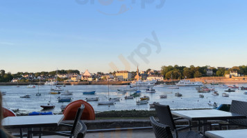 Le Café Du Port A Sainte Marine, Combrit inside