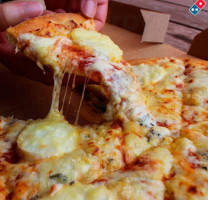 Domino's Pizza Mouvaux food