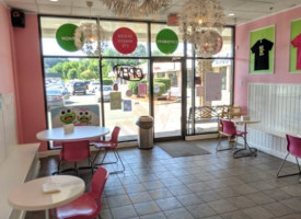 Sweet Frog Frozen Yogurt food