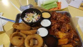 Buffalo Wild Wings Angola food