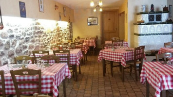 Auberge De La Charriole food