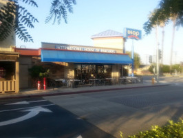 Ihop outside