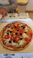 Pizza Des Lacs food