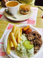 Short Sugar's Pit Barbecue food