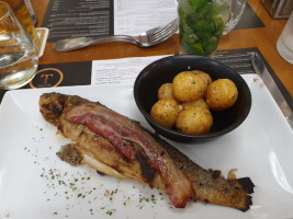 La Taverne, Table De Caractère food