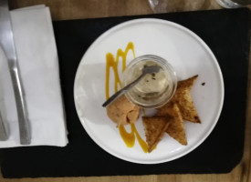 Le Crêmet d'Anjou food