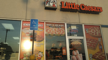 Little Caesars Pizza food