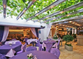 L'auberge Des Maures food