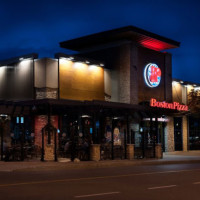 Boston Pizza inside