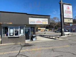 Nielsen's Frozen Custard (holladay) outside