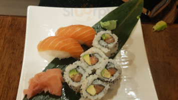 Sushi Mogador food