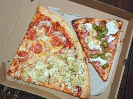 Standard Pizza Co. food