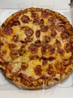 Squigi's Pizza Of Highland food