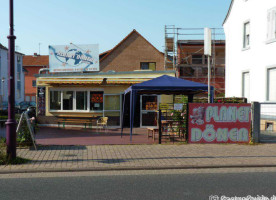 Planet Döner Deluxe outside