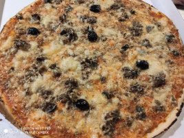 Les Pizzas De Sandrine food