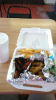 T Town Wings food