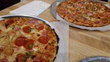 1st Avenue Pizza, Books Treats food