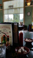 Tater’s Cafe food