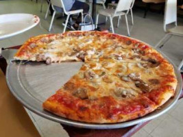 San Remo Pizza food